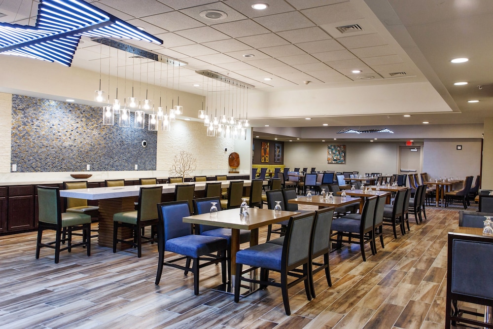 DoubleTree by Hilton Neenah - photo 44