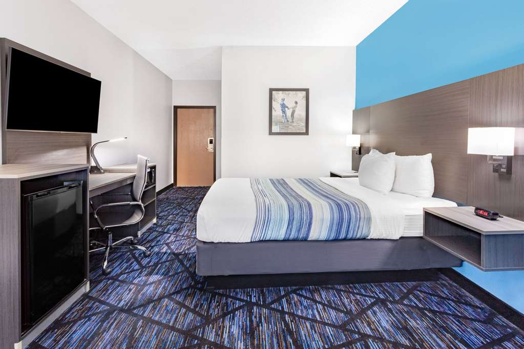 AmericInn by Wyndham Quincy - photo 17