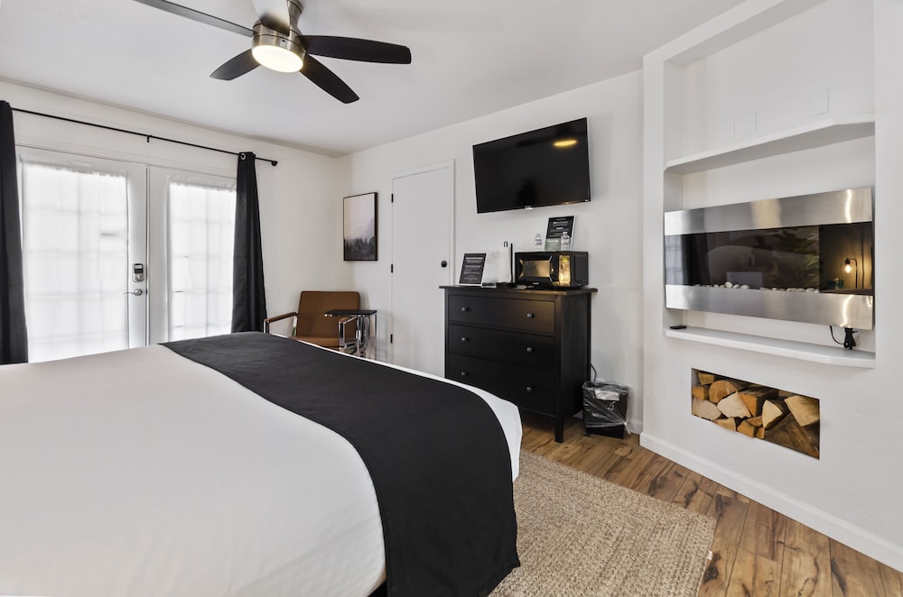 The Jeffrey Hotel - photo 20