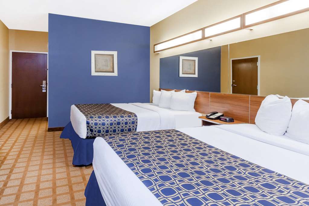 Microtel Inn & Suites by Wyndham Dickson City Scranton - photo 8