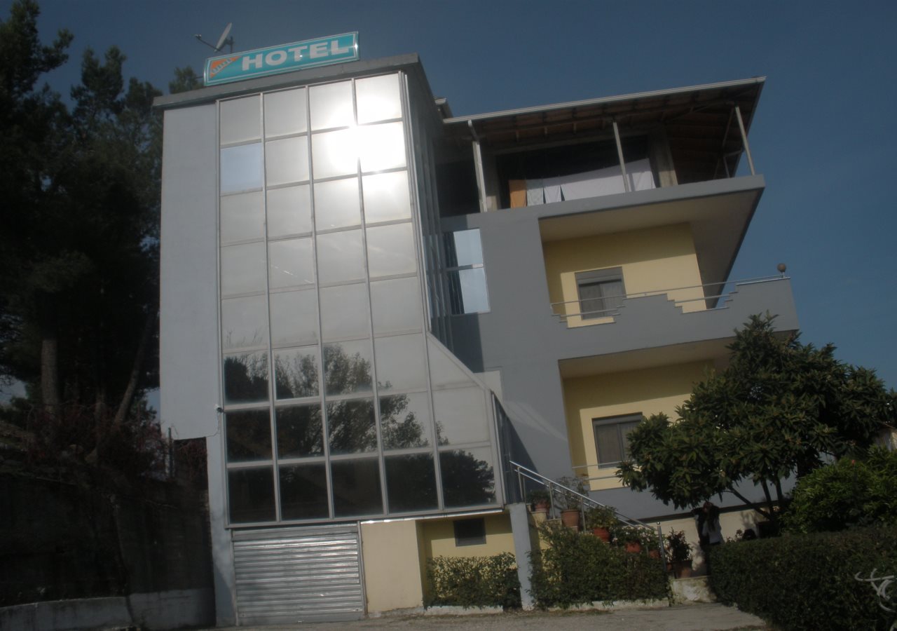 Qiqi Hotel — hotel in Gjirokaster