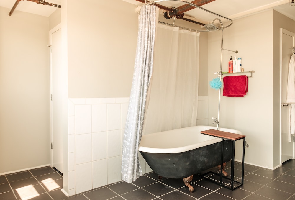 Crashpad On Main Street - photo 12