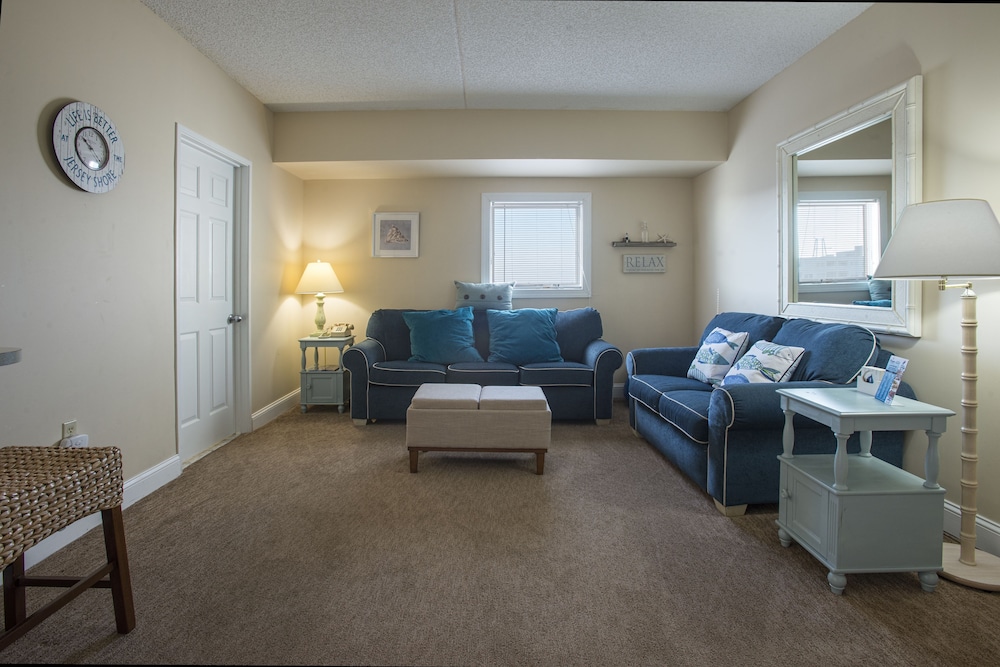 Biscayne Suites - photo 14