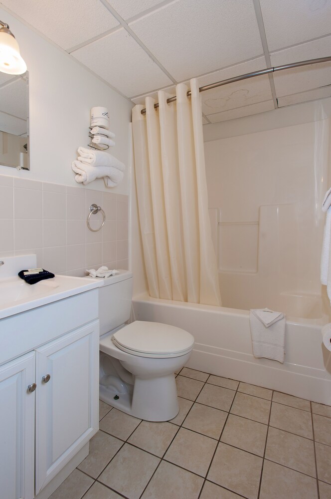 Harbor Light Family Resort - photo 13
