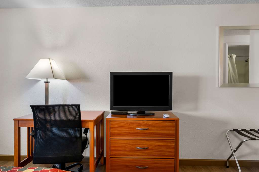 Econo Lodge Miles City I 94 - photo 14