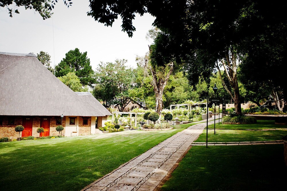 EnGedi Guesthouse — 4-Star Luxury Hotel in Krugersdorp, South Africa
