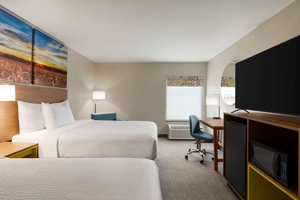 Days Inn by Wyndham Hillsboro - photo 14