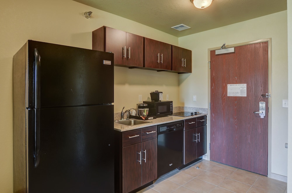 Cobblestone Inn & Suites Kersey - photo 16