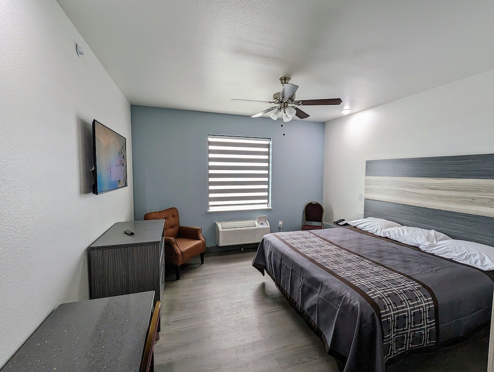 Texas Bungalows Hotel & Hotel Que at i35 Austin Pflugerville - photo 18