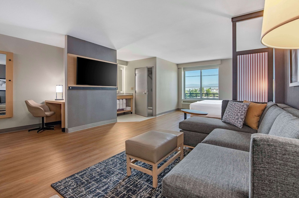 Hyatt Place Riverside Downtown - photo 20