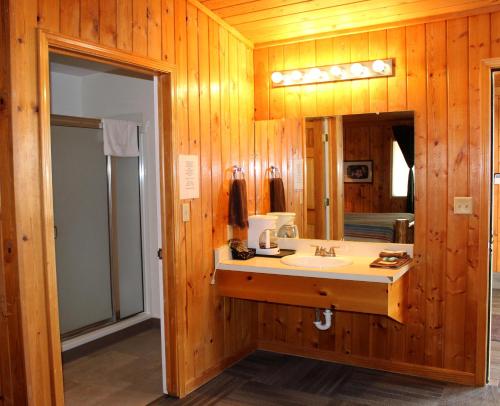 Boulder Inn - photo 15