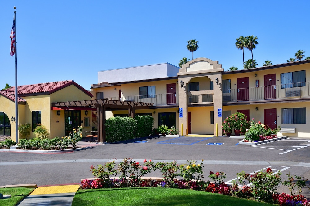 Lamplighter Inn & Suites at SDSU - photo 3