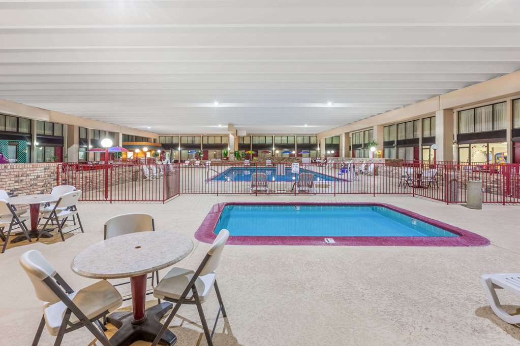 Ramada Hotel & Conference Center by Wyndham Grayling - photo 4