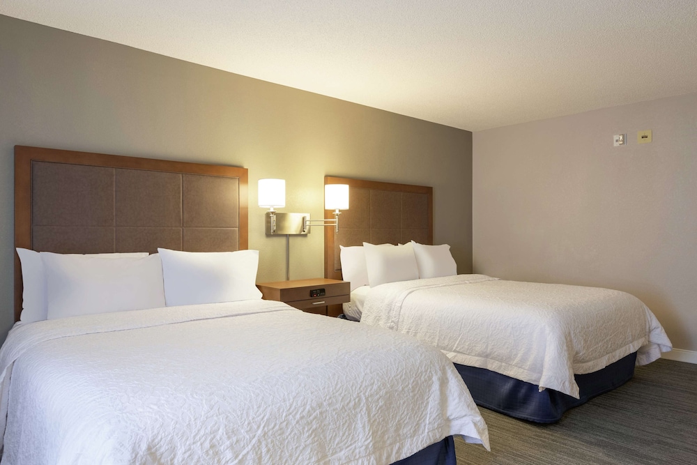 Hampton Inn & Suites Nashville Downtown - photo 13