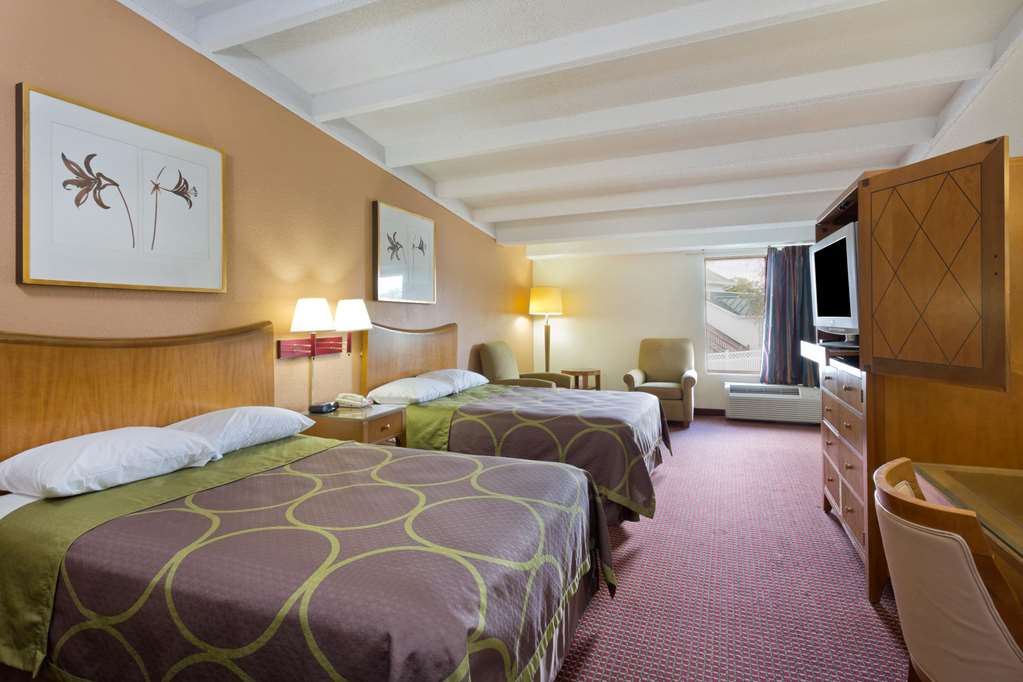 Super 8 by Wyndham Melbourne - last minute hotel in Melbourne