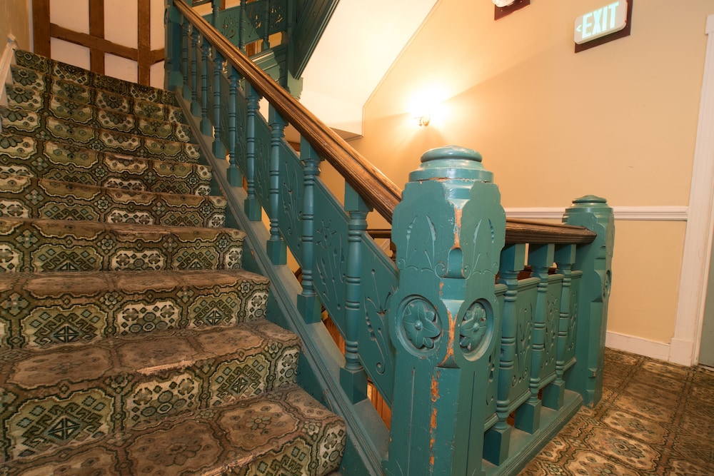 Biltmore Suites Hotel - photo 25