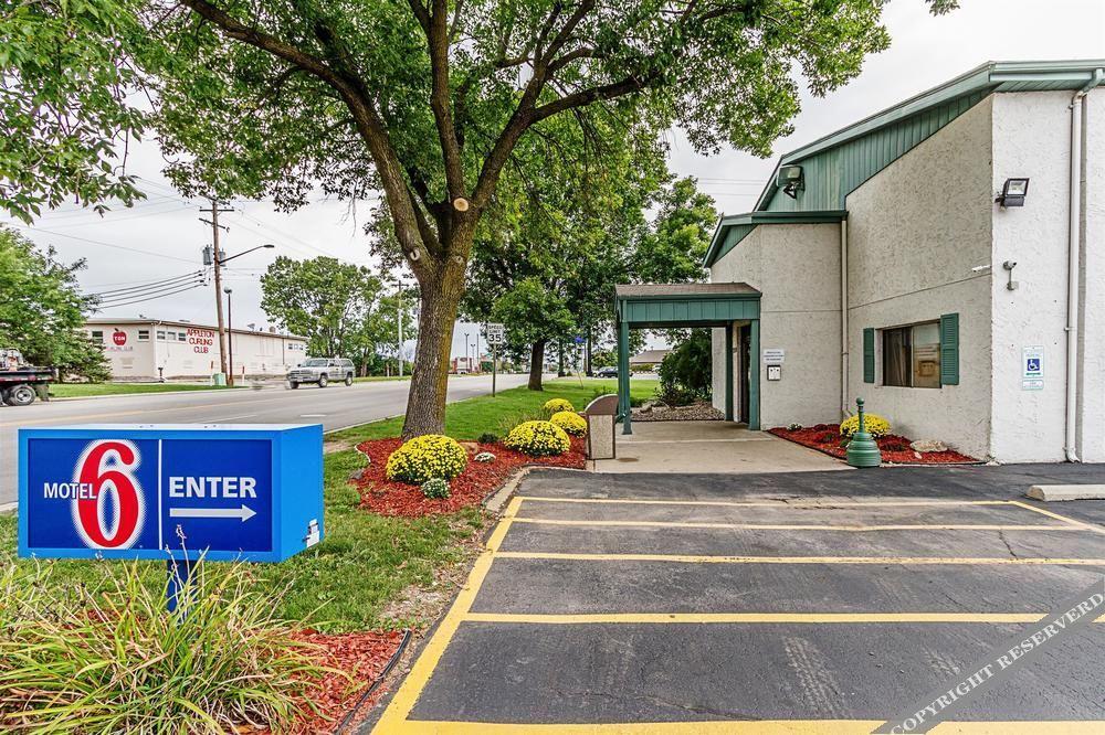 Motel 6 Appleton WI - featured photo