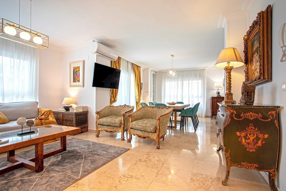 Genteel Home Martinez Campos — 4-Star Luxury Hotel in Granada, Spain