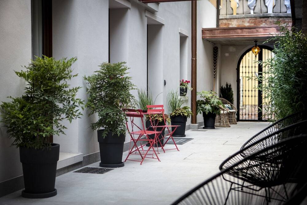 Aqua Apartments — 4-Star Luxury Hotel in Venice, Italy