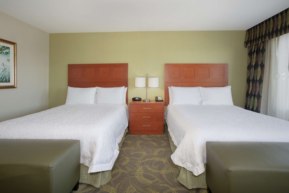 Hampton Inn and Suites Astoria - photo 15
