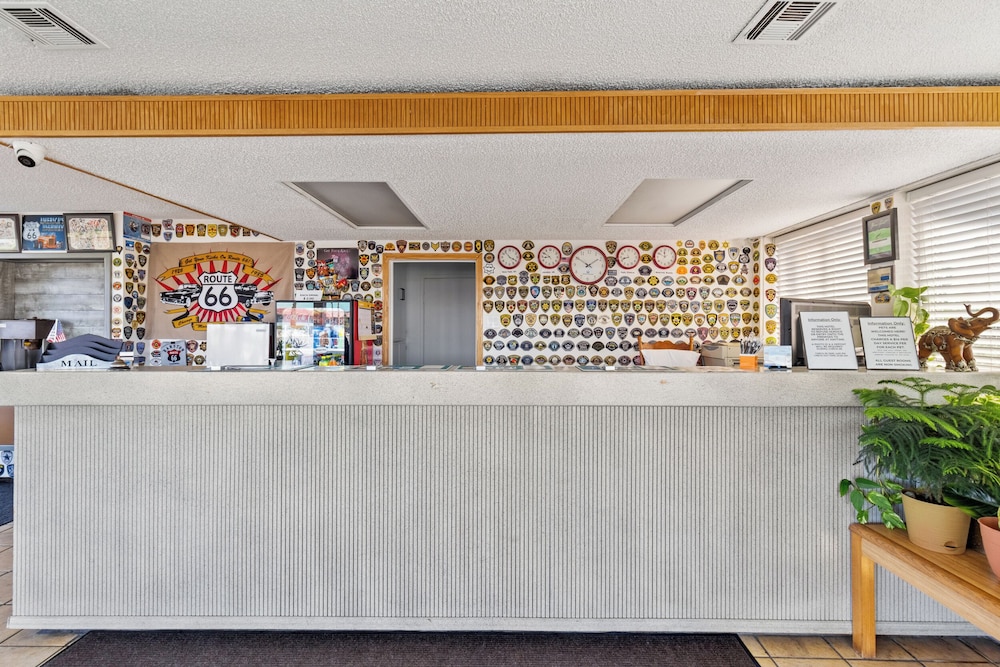 Economy Inn Barstow - photo 2