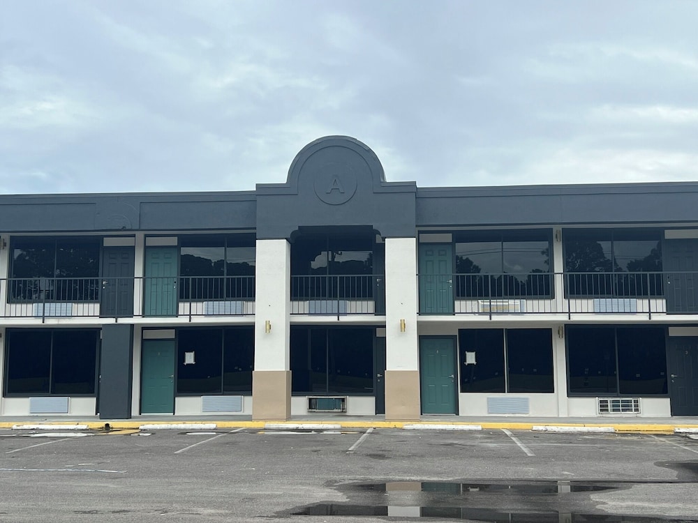 Cocoa Lofts - featured photo