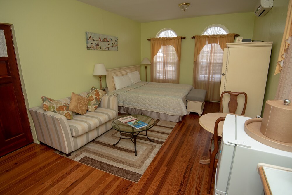 Dawkins Manor Hotel — Hamilton — photo 2