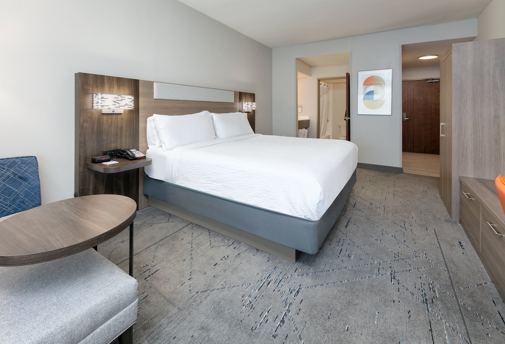 Holiday Inn Express & Suites Dallas Park Central Northeast by IHG - photo 8