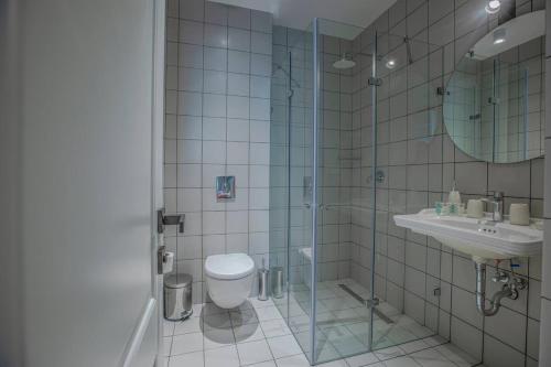 2BR apartment with 2 balconies in heart of the city