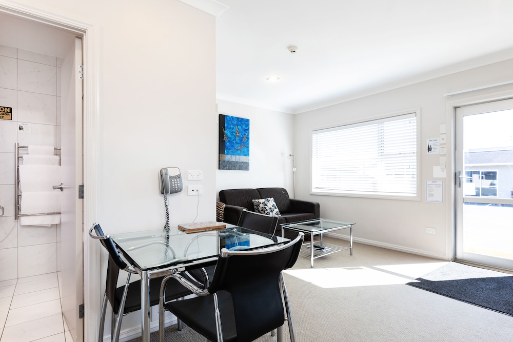 Beach Street Motel Apartments — 4-Star Luxury Hotel in New Plymouth, New Zealand