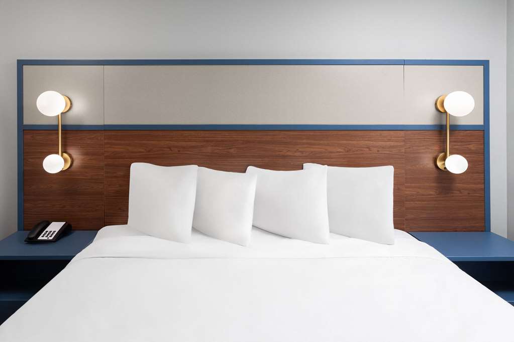 Super 8 by Wyndham Eagle River - photo 25