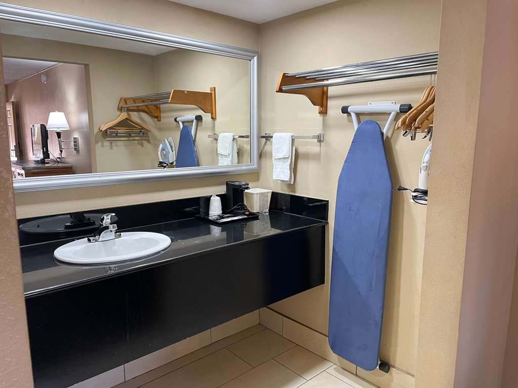 Studio 6 Suites North Richland Hills TX - photo 22
