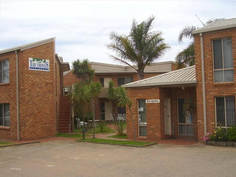 Fronds Holiday Apartments — 4-Star Luxury Hotel in Merimbula, Australia