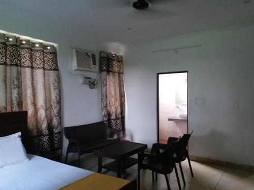 Krishna Hansraj Hotel in Una, India