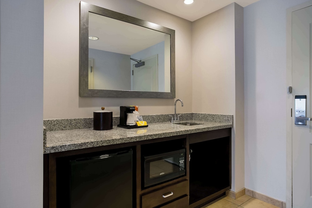 Hampton Inn & Suites Wilmington Christiana - photo 8