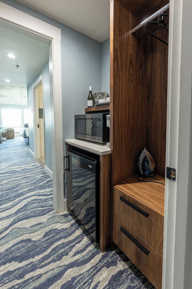 Seaside Oceanfront Inn - photo 49