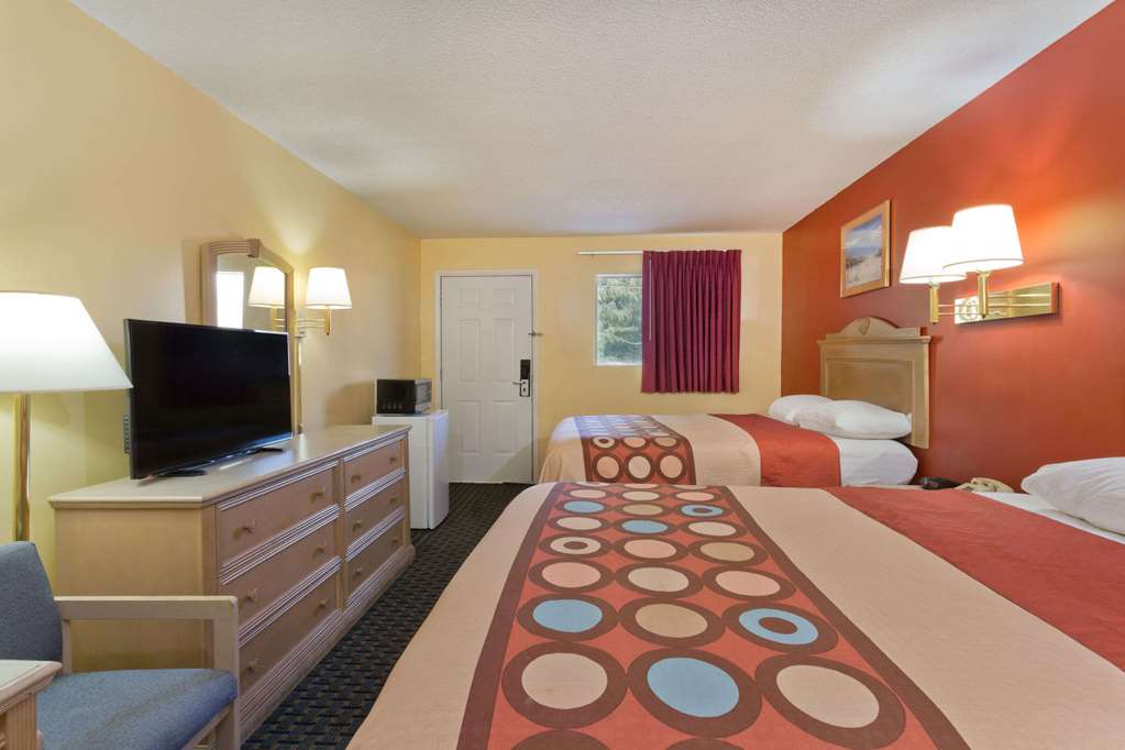 Super 8 by Wyndham Chipley - photo 7