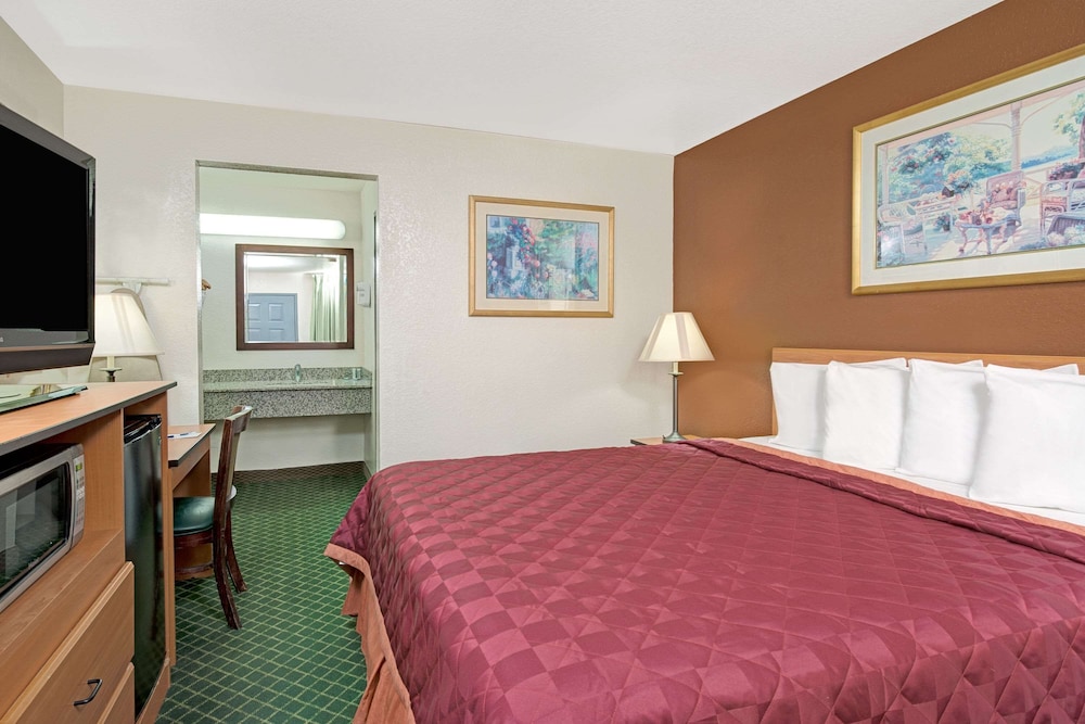 Travelodge by Wyndham Sacramento Rancho Cordova - photo 6