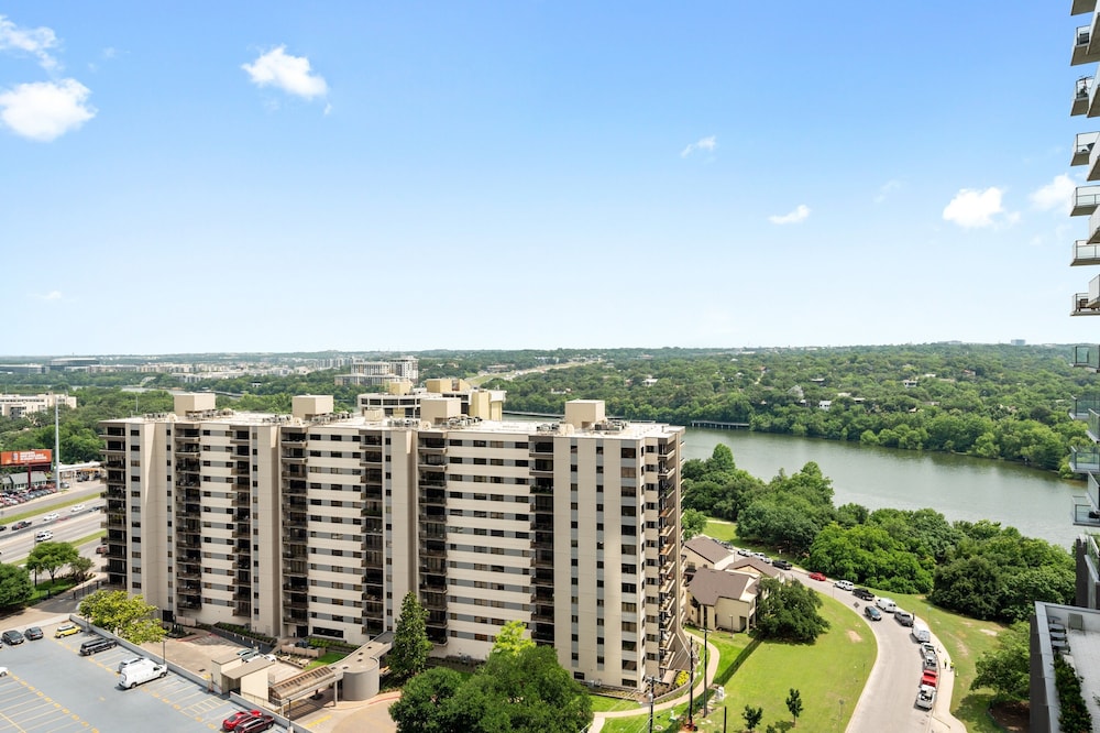 Austin Condo Hotel - photo 681