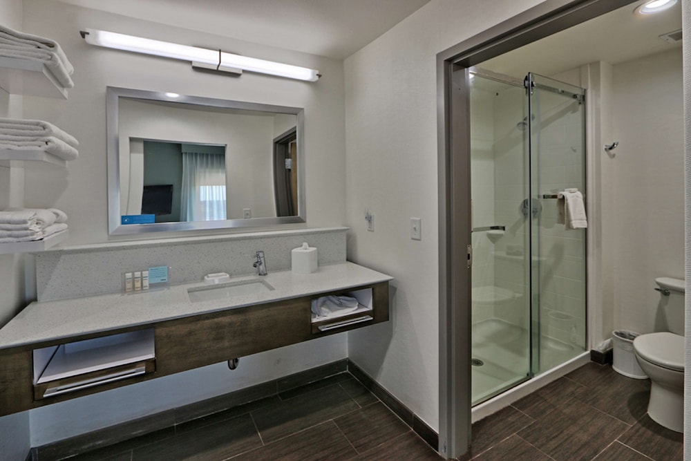 Hampton Inn & Suites Guthrie - photo 26
