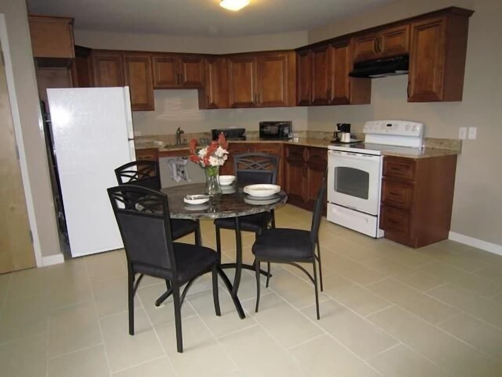 Red Carpet Inn And Suites Monmouth Jtc - photo 28