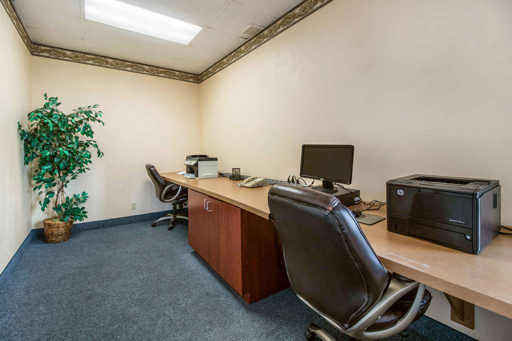 Clarion Hotel Jackson Northwest - photo 42