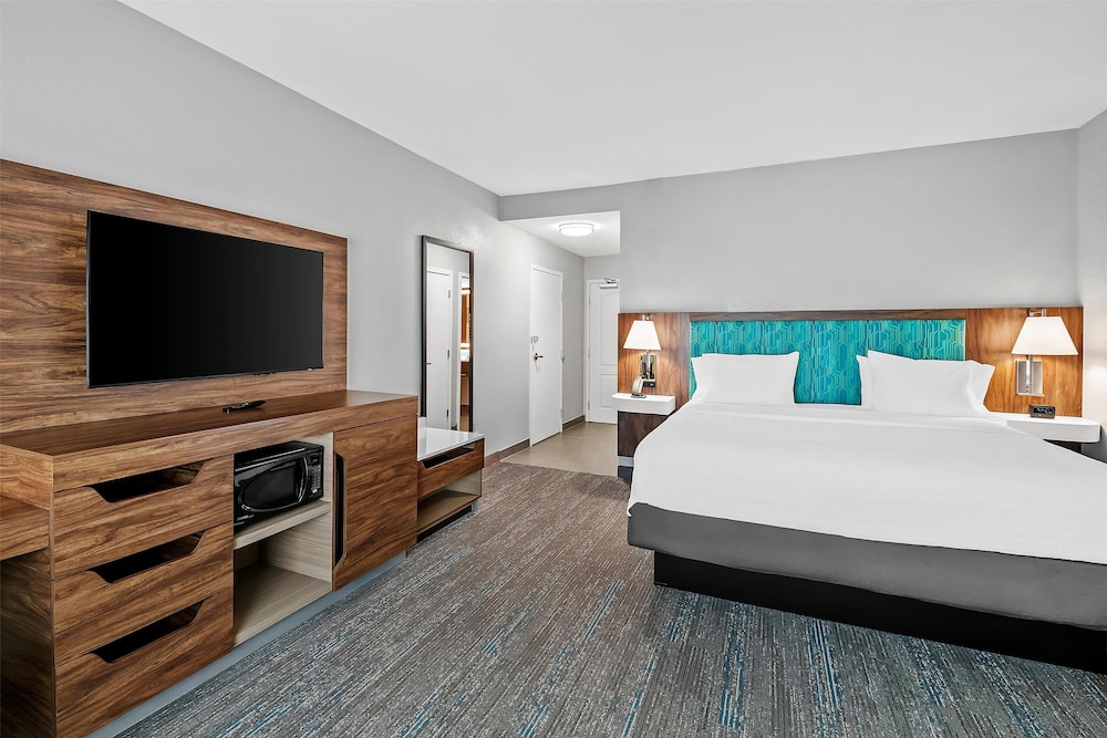 Hampton Inn Omaha West Dodge Road - photo 11