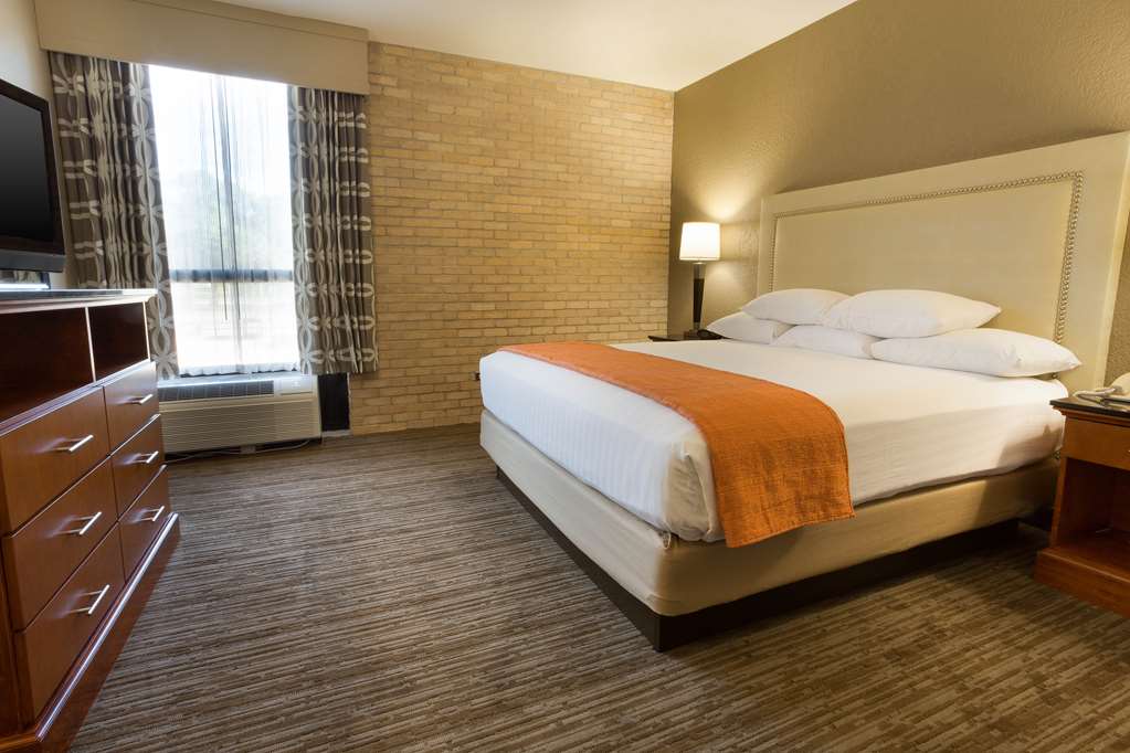 Drury Inn & Suites Austin North - photo 11
