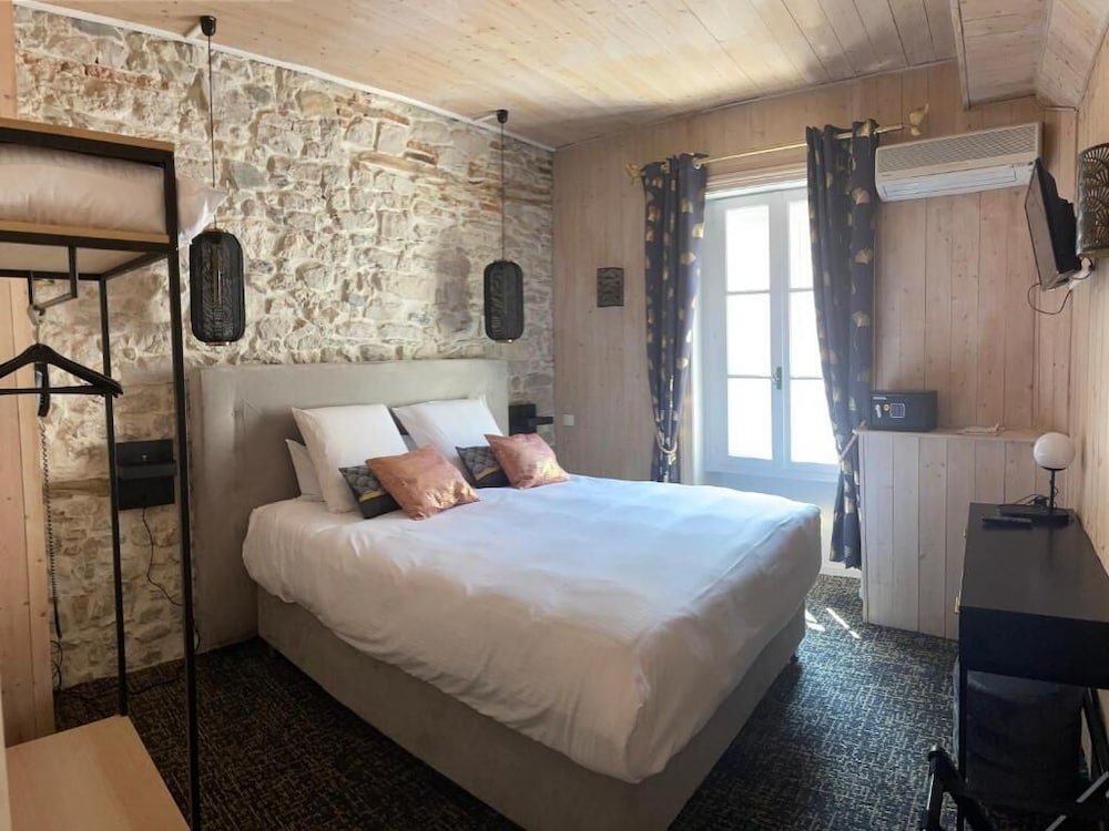 H tel de France — hotel in Morestel