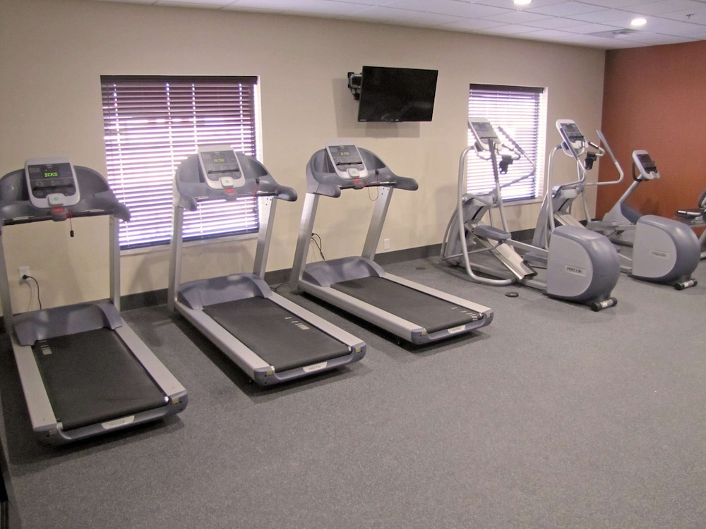 Hampton Inn McPherson - photo 43