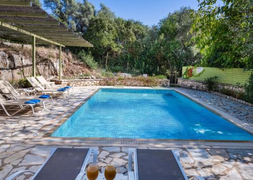 Villa Maistro — 4-Star Luxury Hotel in Vasiliki, Greece