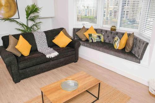 Garden of Eden 1 Bedroom Flat in Fishponds — 4-Star Luxury Hotel in Bristol, United Kingdom