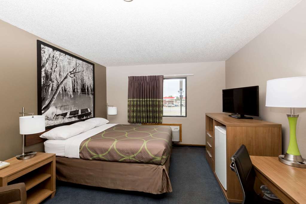 Super 8 by Wyndham Hays KS - photo 12