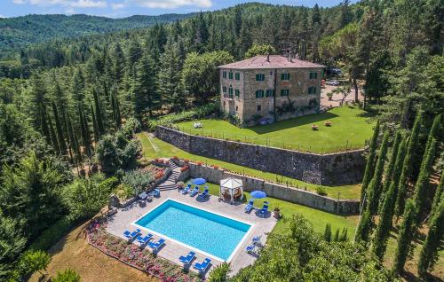 Luxurious Home In Monterchi — 5-Star Luxury Hotel in Monterchi, Italy